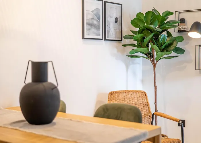 The Priest's By Lovelystay Apartament *