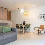 The Priest's By Lovelystay Apartamento