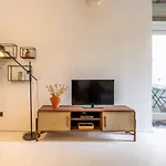 The Priest's By Lovelystay Apartamento
