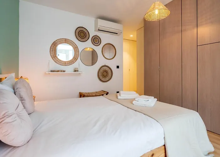 The Priest's By Lovelystay Apartment