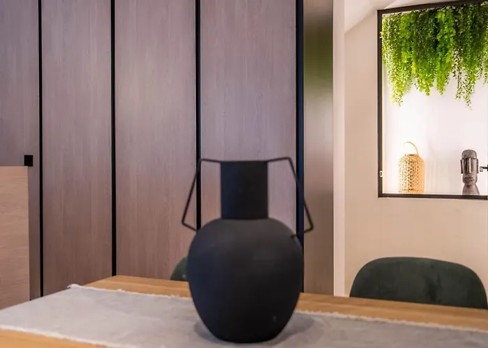 The Priest's By Lovelystay Apartment *